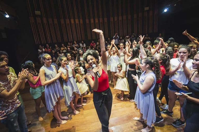 Clases gratuitas de danzas afroperuanas en parque La Muralla