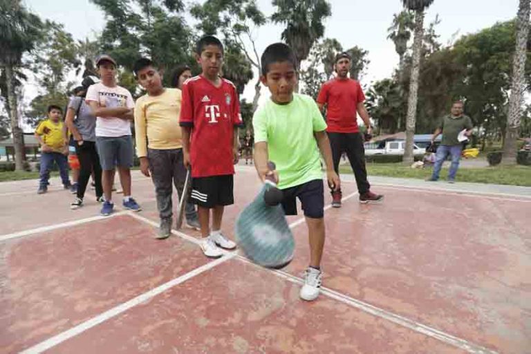 Aprende frontón en los clubes zonales Huáscar, Sinchi Roca y Santa Rosa