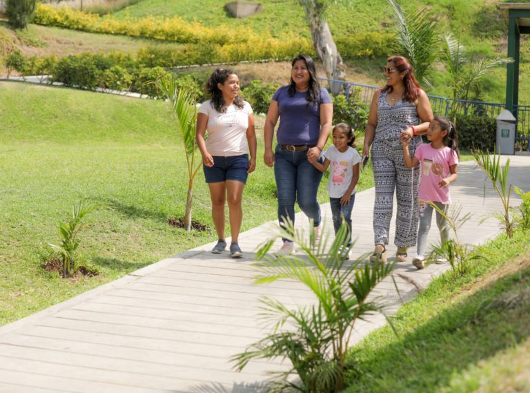 Mujeres ingresarán gratis a clubes zonales este 6 de marzo