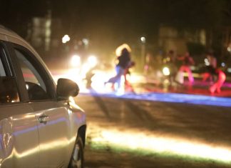 “Quién Vive”: primer espectáculo musical para ver desde el auto