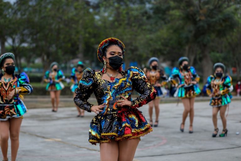 Vive el Día Mundial del Folclore en los clubes zonales con diversas presentaciones de danzas