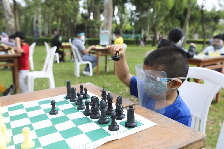 Regresan las escuelas presenciales en los clubes zonales y parques metropolitanos