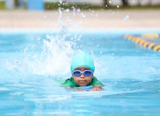Retornan las escuelas de natación en los clubes zonales