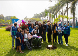 Raíces de Vida: Doña Damiana celebró sus 100 años plantando un árbol con Serpar Raíces de Vida celebró los 100 años de Doña Damiana