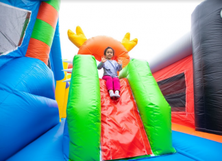 ¡Vive las Fiestas Patrias en los clubes zonales de Lima! Juegos inflables para grandes y chicos