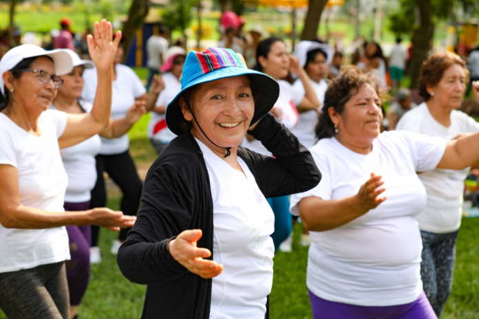 Adultos mayores disfrutarán su día en los clubes zonales