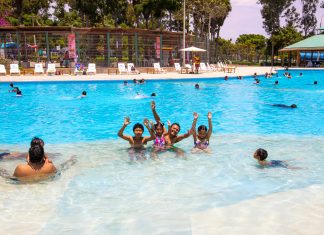 SERPAR anunció reapertura de piscina recreativa en el club zonal Huáscar Visitantes disfrutan de su piscina en el club zonal Huáscar