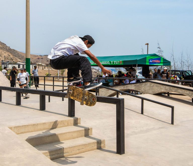 Reinauguran skate park del club zonal Cahuide en Ate