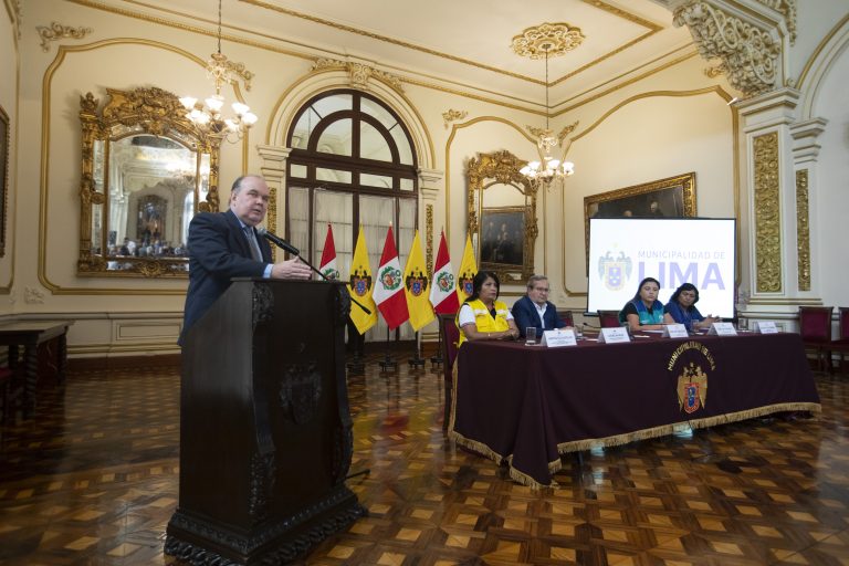Alcalde de Lima, Rafael López Aliaga presentó Club Met, Vet Sol y Playa Wiracocha