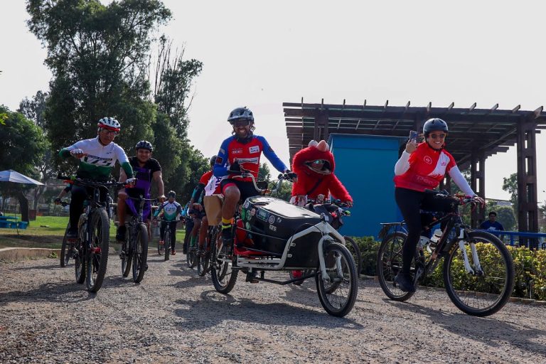 A pedalear En Modo Bici edición Halloween hasta el Club Metropolitano Wiracocha