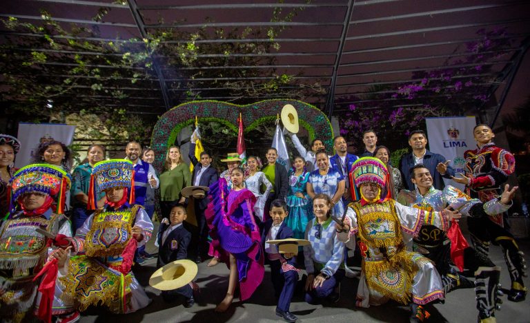 Autoridades y delegación de El Salvador visitaron nuestros clubes y parques metropolitanos