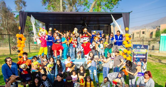 Perritos disfrutaron de Canoween en clubes y parques metropolitanos