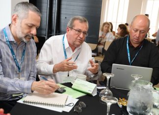 Luis Molina promueve acciones a favor del medio ambiente durante foro realizado en Cartagena Luis Molina en Cartagena, Colombia