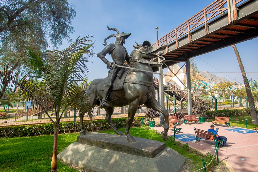 ESTATUA FRANCISCO PIZARRO