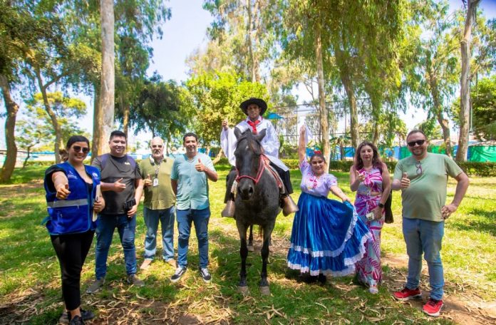 Delegación chilena visitó club metropolitano Huáscar