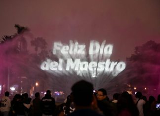 Los maestros accedieron gratis al Circuito Mágico del Agua y a los Clubes Metropolitanos en su día