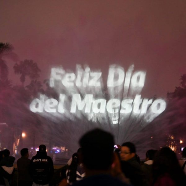 Los maestros accedieron gratis al Circuito Mágico del Agua y a los Clubes Metropolitanos en su día