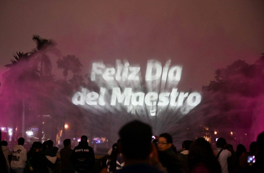 Los maestros accedieron gratis al Circuito Mágico del Agua y a los Clubes Metropolitanos en su día