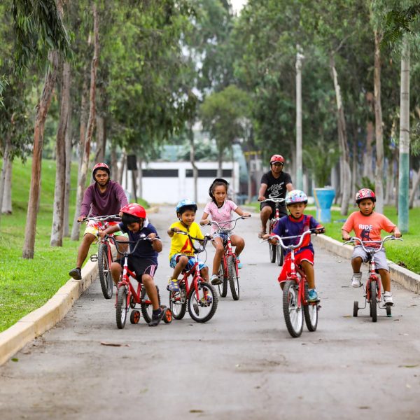 Celebra el Día del Niño con shows y actividades en los clubes metropolitanos y Circuito Mágico del Agua