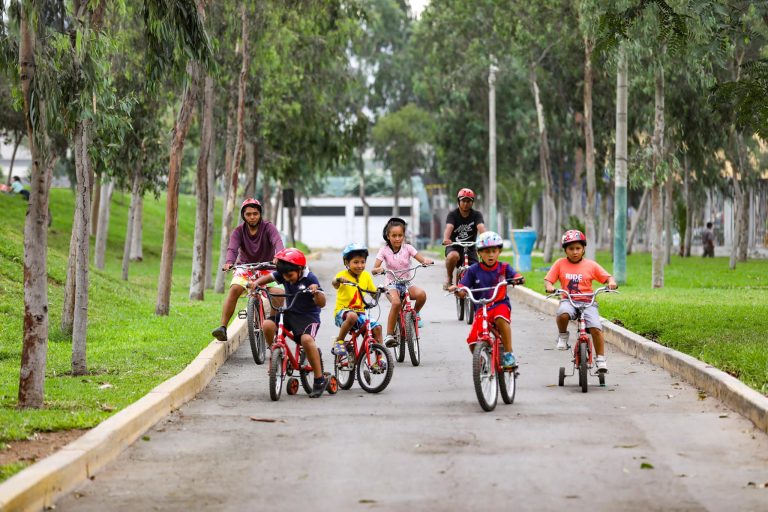 Celebra el Día del Niño con shows y actividades en los clubes metropolitanos y Circuito Mágico del Agua