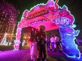 La Villa Mágica navideña del Circuito Mágico del Agua abrió sus puertas al público